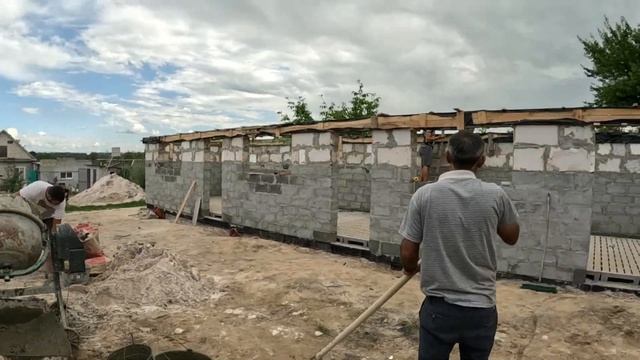 До них Приїхали родичі 🙉 вони ще бистріше роблять, хотьби цементу хватило та води ... шпарять як .. смотреть онлайн