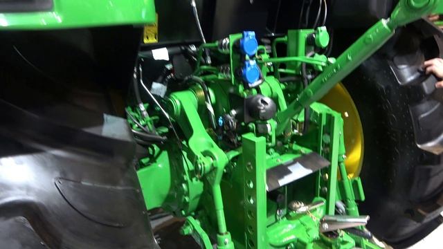 The JOHN DEERE 5075E tractor 2020 смотреть онлайн