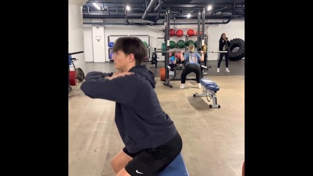 Squat Video PE 219 смотреть онлайн