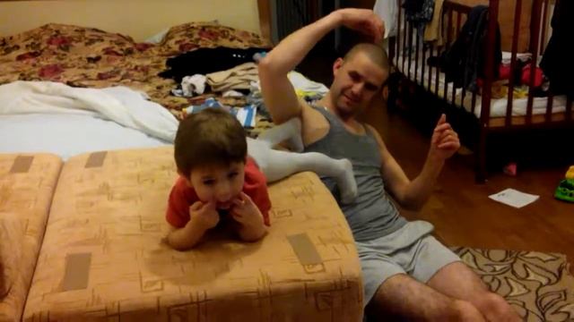 Папа играет с Даней смотреть онлайн