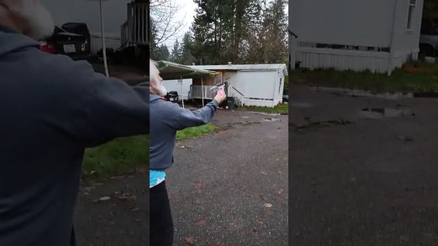 Alvin Comet Flying UFO Ball смотреть онлайн