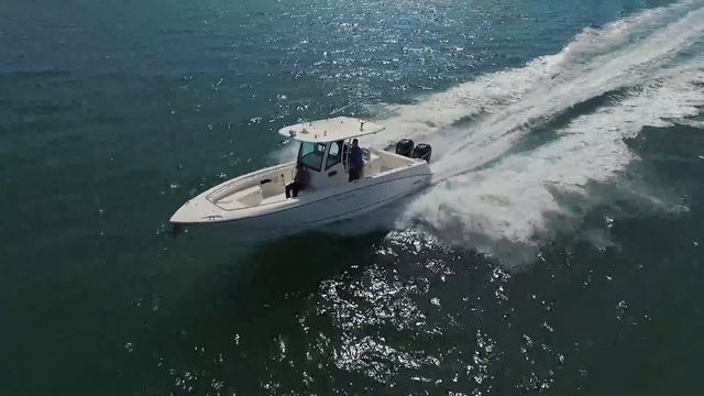 2010 Boston Whaler 32 Outrage powered by Twin Mercury Verado 300hp смотреть онлайн