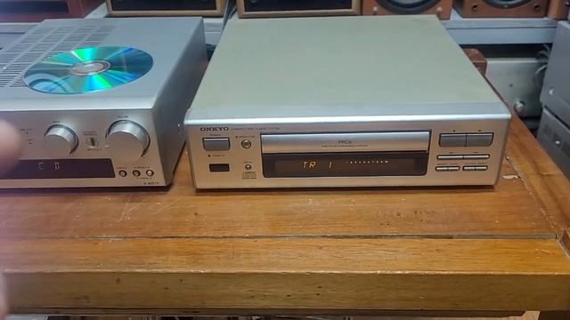 Đầu đĩa CD Onkyo C 711M giá 1.300.000 hàng đẹp mắt còn đọc tốt.lh 0979891682 & 0966594581 смотреть онлайн