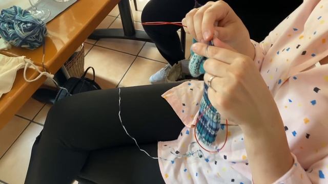 Первая вязальная встреча в Гамбурге / Вяжут все. #stricken #вязание #knitting