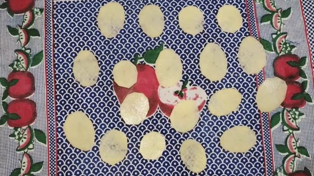 Make Lays in microwave I 5 minute recipe I Crispy Potato Chips by Mahnoor's Cuisine смотреть онлайн