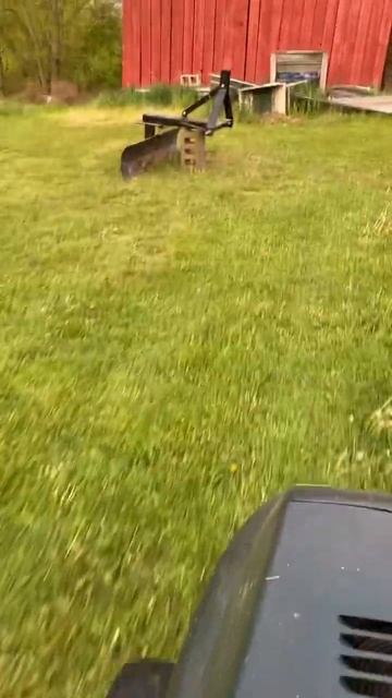 Nice clean lawn lines #lawntractor #lawncare #craftsman #diy смотреть онлайн