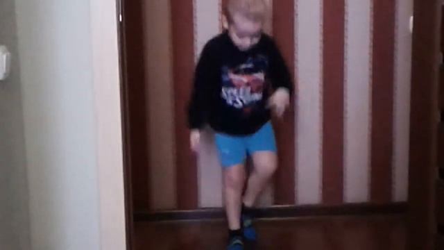 Танец Вовчика. Каста Закрытый космос смотреть онлайн