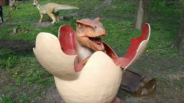 Народження динозавра. Динопарк. Київ, Гідропарк. 2021