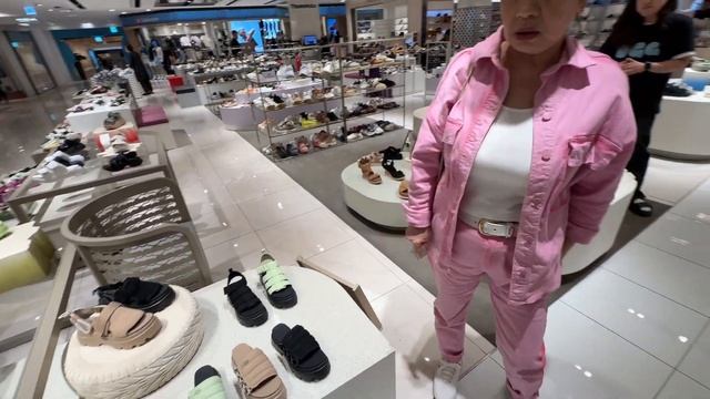 Шоппинг в Сеуле. Шинсеге смотреть онлайн