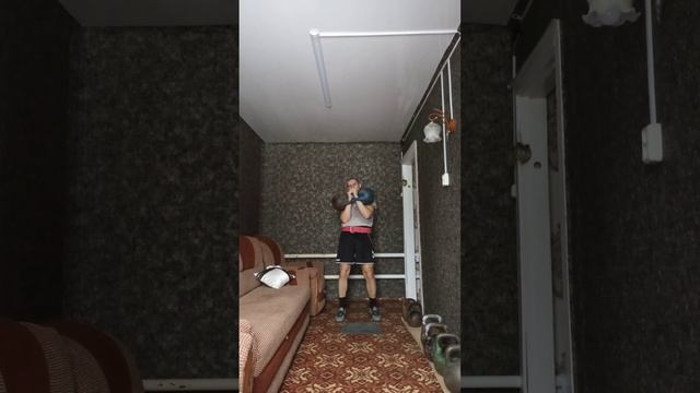 Тренировка гири 16 кг+16 кг 141 толчок за 17 мин. Гири 24 кг+24 кг 27 толчков за 3 мин. (28.12.2023 смотреть онлайн