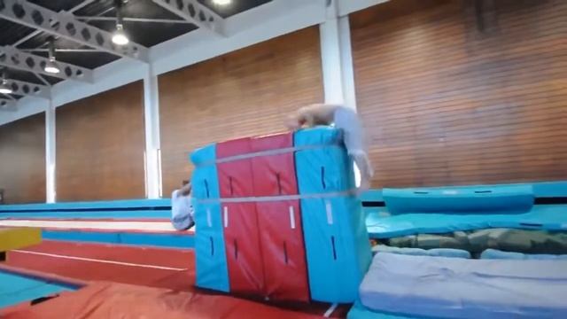 Невероятно! Парень просто с другой планеты! смотреть онлайн