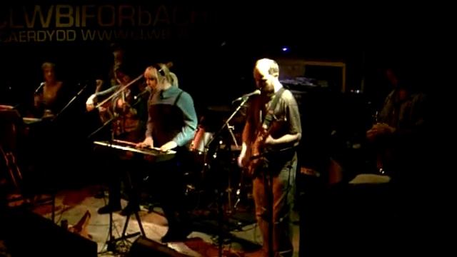 The School - Summer's Here смотреть онлайн