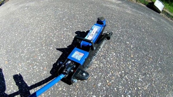 Домкрат подкатной гидравлический 3т Forsage F-T83000ET не выдержал веса Амарока!!!