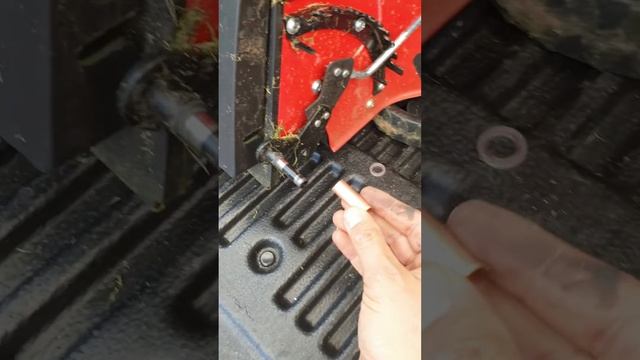 Ozito PXC 2 x 18v steel deck mower wheel upgrade. with bearings смотреть онлайн