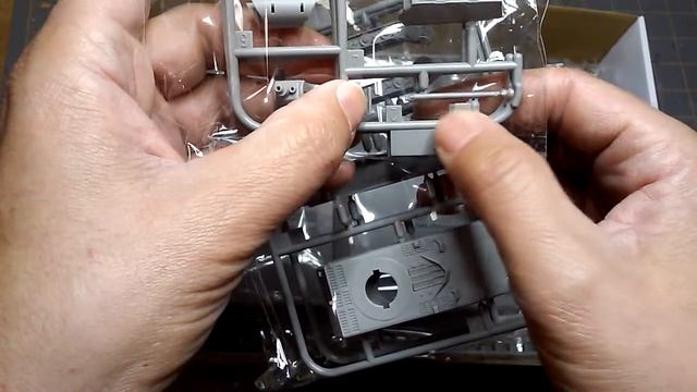 Unbox: Takom 1/144 P1000 Ratte смотреть онлайн