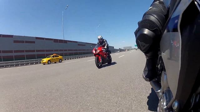 Безумные гонки. Часть 4. Yamaha R1M: и все-таки она едет, даже против BMW? смотреть онлайн