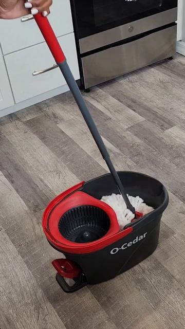 Trying out the Ocedar Pods #satisfying #asmr #cleaning смотреть онлайн