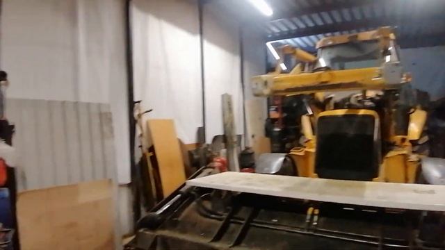 23.3.2022 г. Jcb3cx.Вместо втулок 80910030 ставлю кусок от 12080023. Из 12080023 получается 4 втулк смотреть онлайн