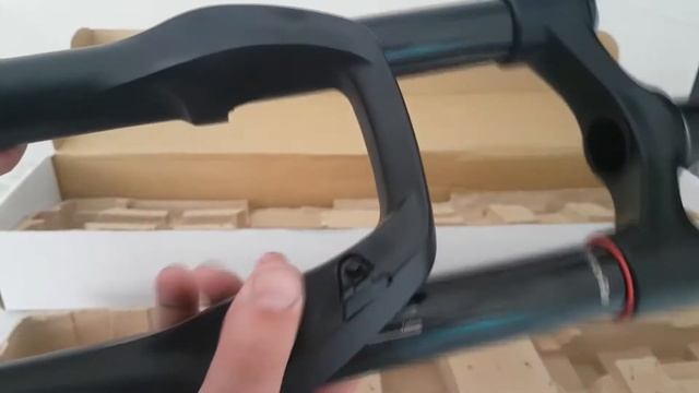 UNBOXING - ROCK SHOX REVELATION RC 2018 150MM 29 FORK