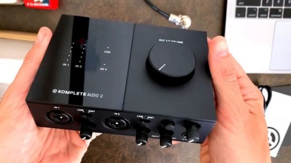 Native Instruments Komplete Audio 2 Interface Unboxing