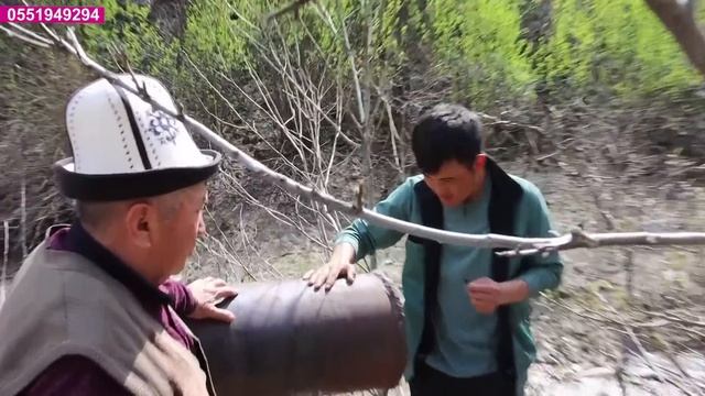 Адам ичкен сууда таштанды менен өлүк толуп кеткен. Шаардыктар жийркеничтүү сууну ичип... смотреть онлайн
