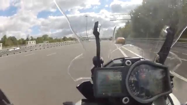 KTM 1190 Adventure против Ducati Multistrada 1200 S на полную катушку - вжариваем по ЧТК (top speed) смотреть онлайн