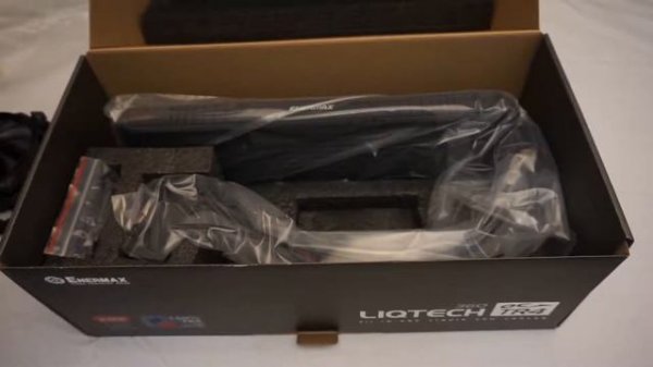Unboxing Enermax LIQTECH 360 TR4 + Small Test