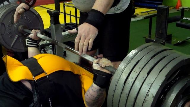 Feb 2nd 2013 Shirted benching at Quest PTS-1/1 смотреть онлайн