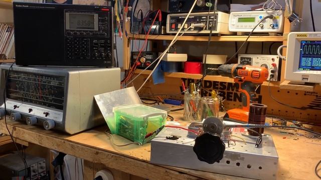 Q-31 Part 4 -- Receiver VFO on general coverage receiver смотреть онлайн