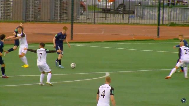 Космос - Металлург. Нереализованный Иванниковым пенальти смотреть онлайн