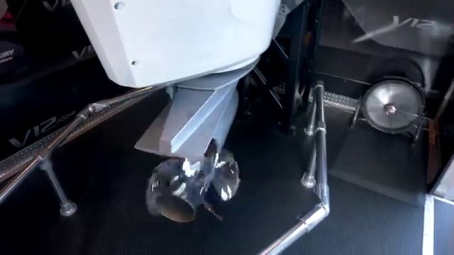 Cruisers Yachts and Mercury Marine's 600 HP Outboard смотреть онлайн