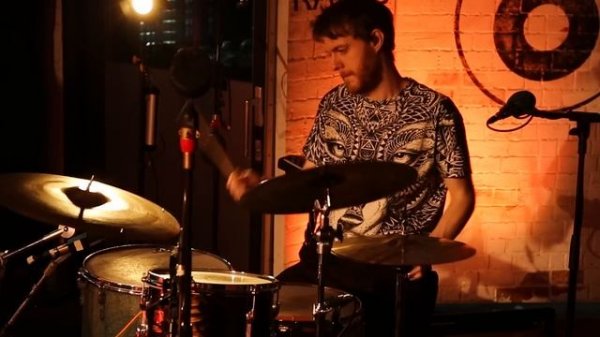 The Comet Is Coming - Blood Of The Past (6 Music Live Room)