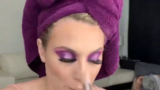 SLAY IN THE MORNING. Using James Charles Morphe смотреть онлайн