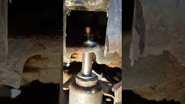 2006 Saturn VUE Rusted Out Engine Cradle Mount Bolted Back Together. No Welding