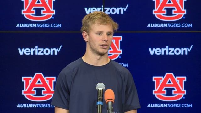 Auburn receiver Will Hastings (Oct. 13) смотреть онлайн