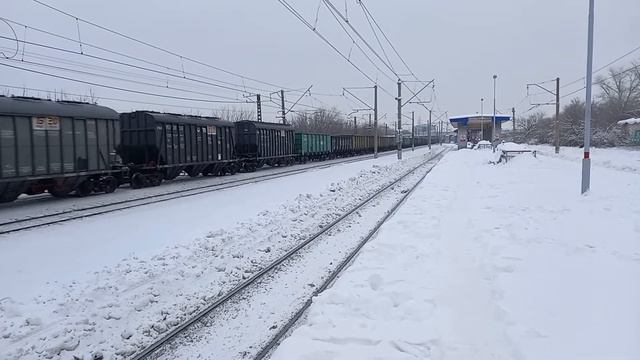 Электровозы 2ЭС6-727 «Синара» и 2ЭС6-721 «Синара» с грузовым поездом смотреть онлайн