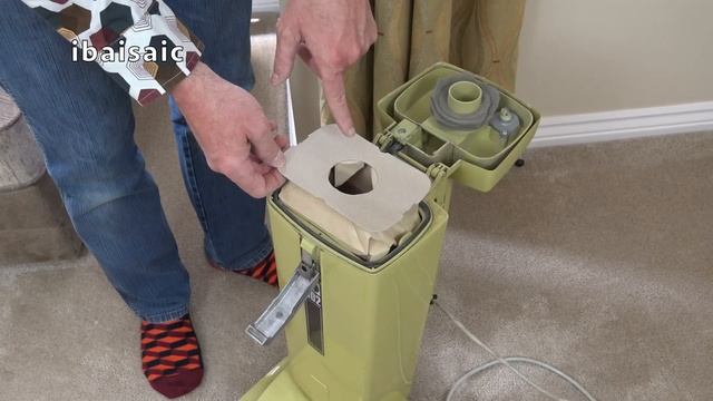 Vintage Electrolux 502 Upright Vacuum Cleaner First Look смотреть онлайн