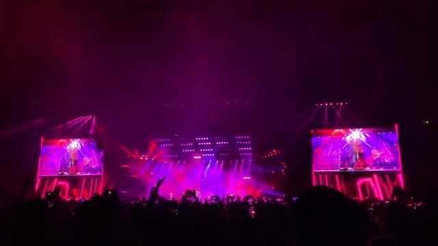 Bruno Mars - Uptown Funk (live in BKK 2024) смотреть онлайн