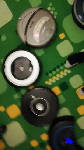 Please charge Roomba! | RoboVacCollector смотреть онлайн