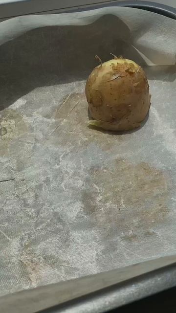 Запеченный картофель с соусом дзадзики🥔 смотреть онлайн