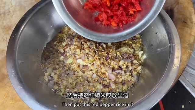 以后鱿鱼别炒着吃了，试试这样蒜蓉蒸着做，鲜香弹嫩大家都爱吃 смотреть онлайн