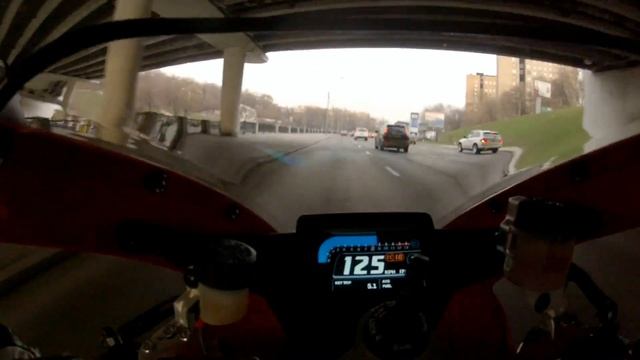 Спустя 10 минут знакомства с Buell EBR 1190RX на Яузе в конце октября смотреть онлайн