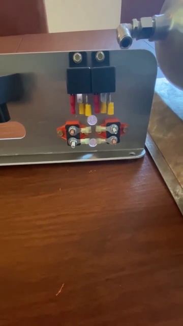 Ecu and power supply mount. Allows easy mounting of ecu relays and circuit breakers for compressors смотреть онлайн