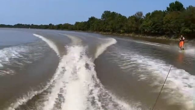 Arkansas River Wakeboarding/ Zoomed In/ Hyperlite/ 1988 Concord/ 454 Mercruiser Bravo One смотреть онлайн