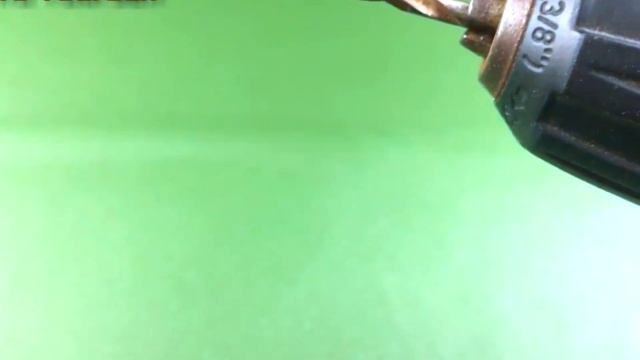How to generate free electricity from a 12-watt motor, run with a light bulb and charge the phone смотреть онлайн