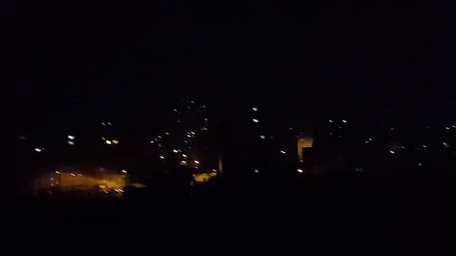Пут...Ху...,и так пол ночи было атмосферно,под вспышки и взрывы сбитых безпилотников...Слава Украин смотреть онлайн