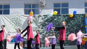 танцуют дети 1 Июня Камбарка