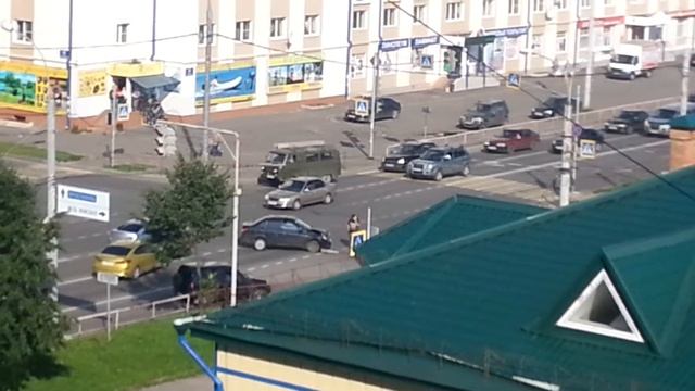 На красный. РЫБИНСК