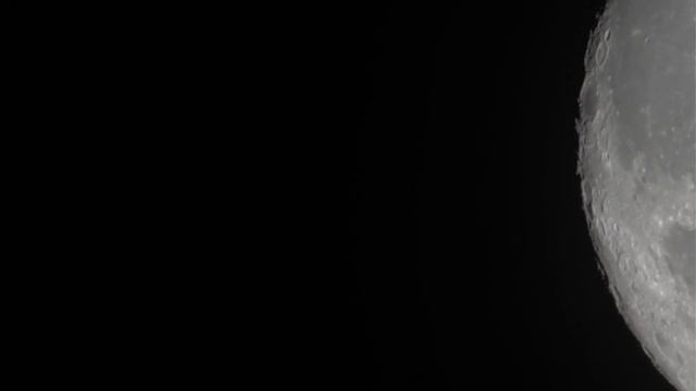 Moon Rises and Passes Over Manhattan 4K Full Frame смотреть онлайн