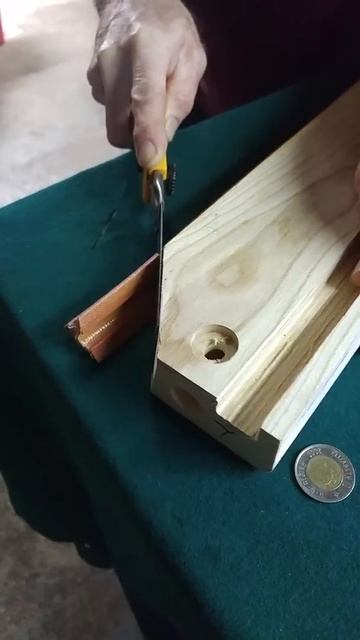 Rubbering a pool table rail -cutting facings смотреть онлайн
